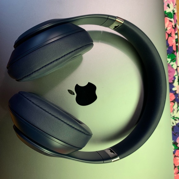 Beats Studio 3 Wireless - Picture 1 of 4